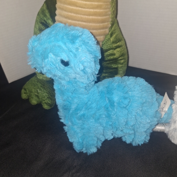 Green Dinosaur Plush Blanket - Picture 11 of 16